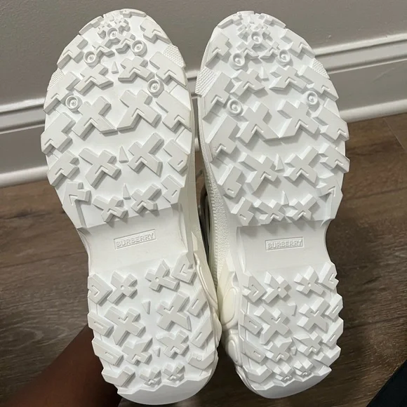 Burberry Arthur Vintage Check & Leather Sneakers - Picture 3 of 5